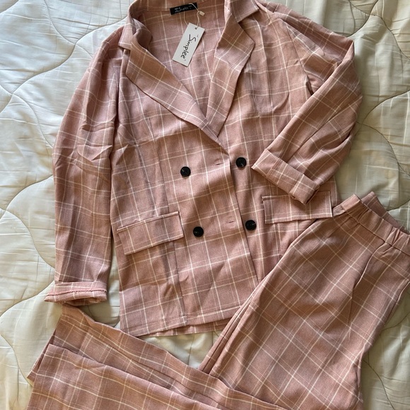 ❗️SOLD❗️Blazer + Trouser Set - Picture 3 of 10